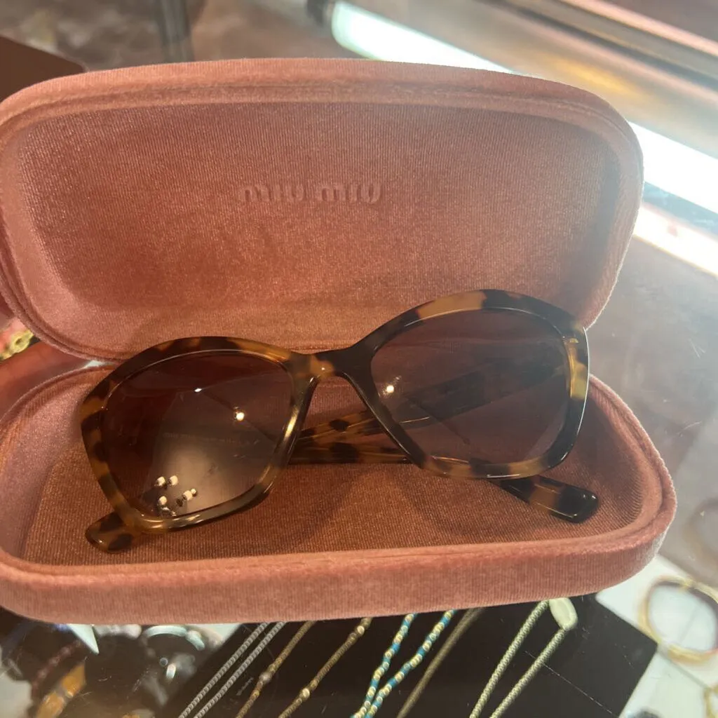 / Miu Miu Torttoise Sunnoes ACCESSORIES