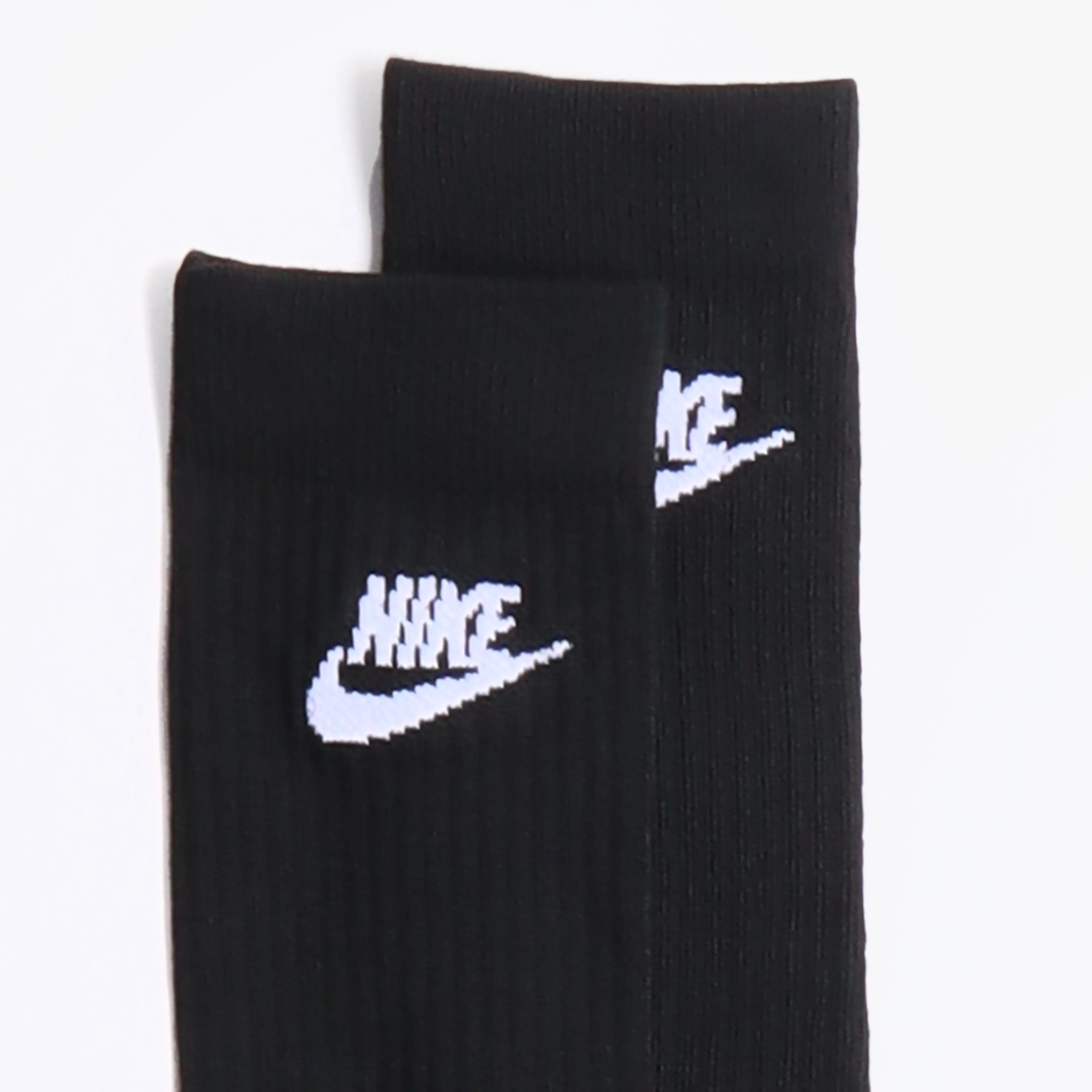 Affordable Luxury Nike Sportswear Everyday Essential Crew Socks 3-Pack  Last Few Pieces!