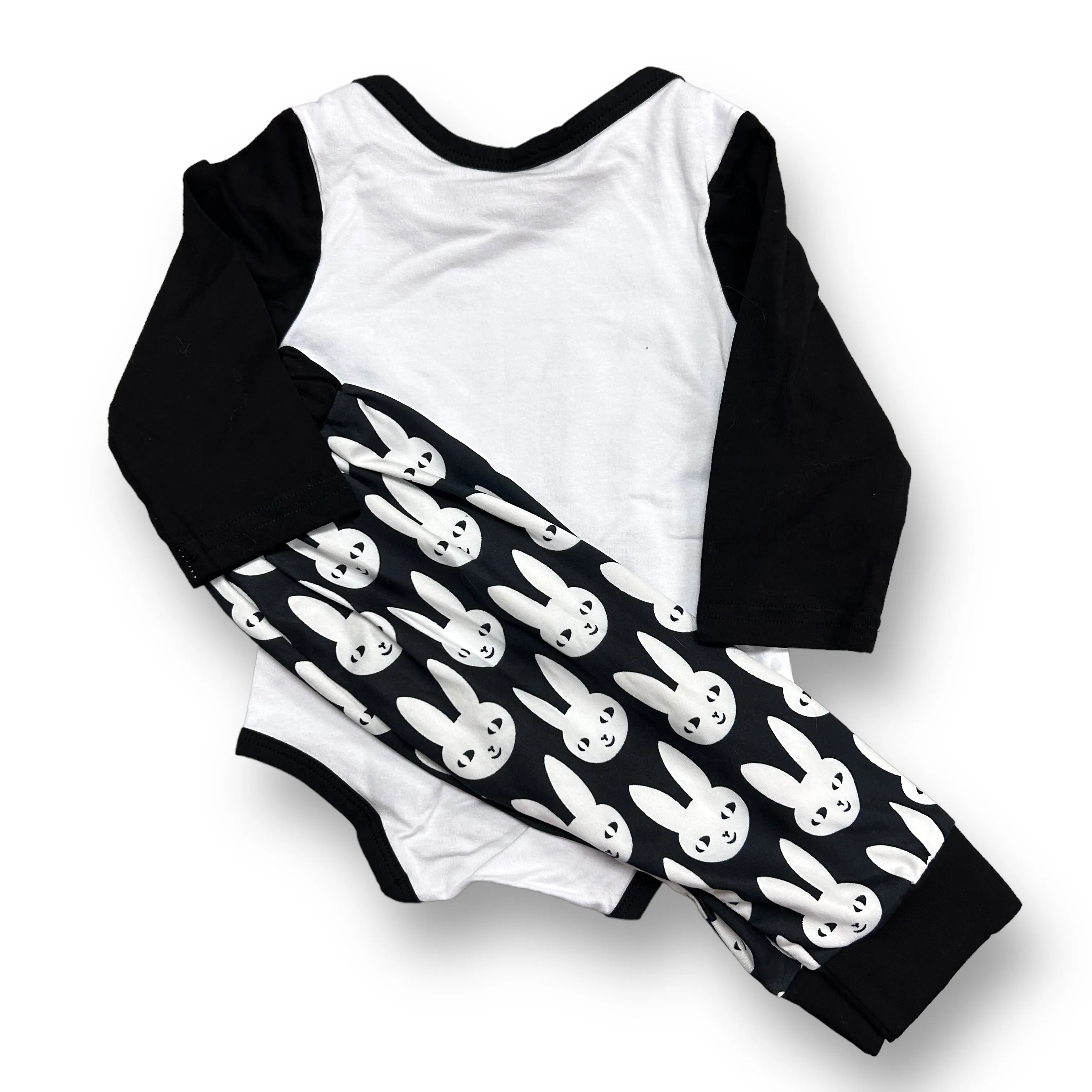 Boys Size 6-12 Months B&W 2-Pc Comfy Bunny Print Outfit