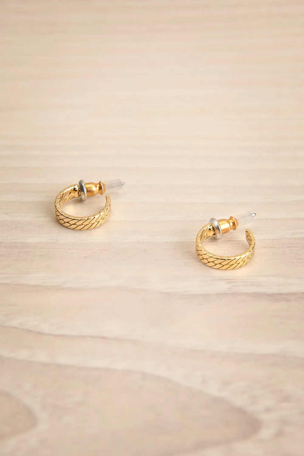 Cavalier Gold | Hoop Earrings w/ Herringbone Pattern
