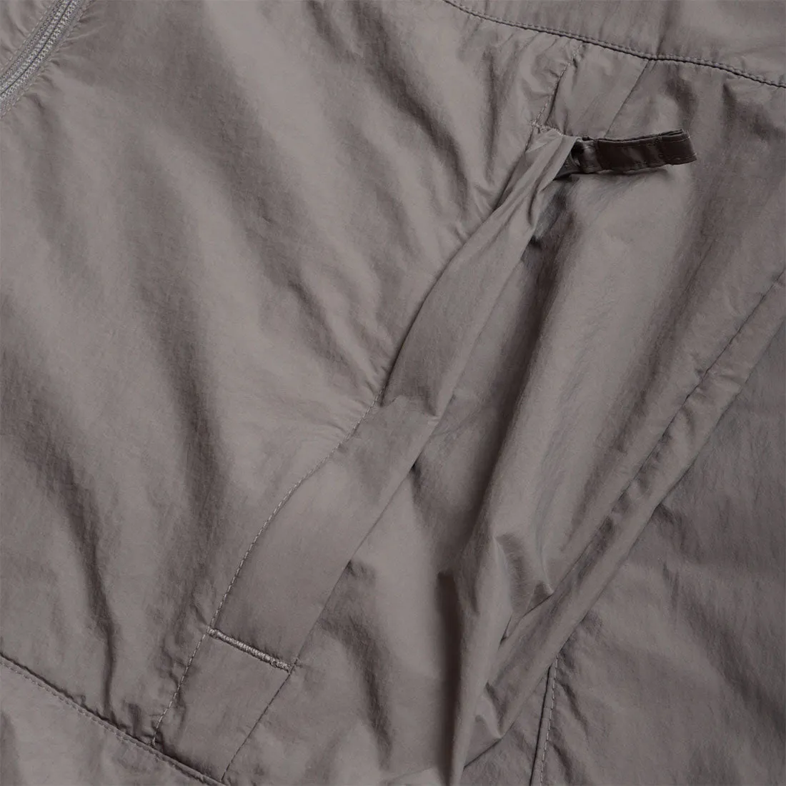 Customer Favorite Columbia Loop Basin Windbreaker  Going Fast!