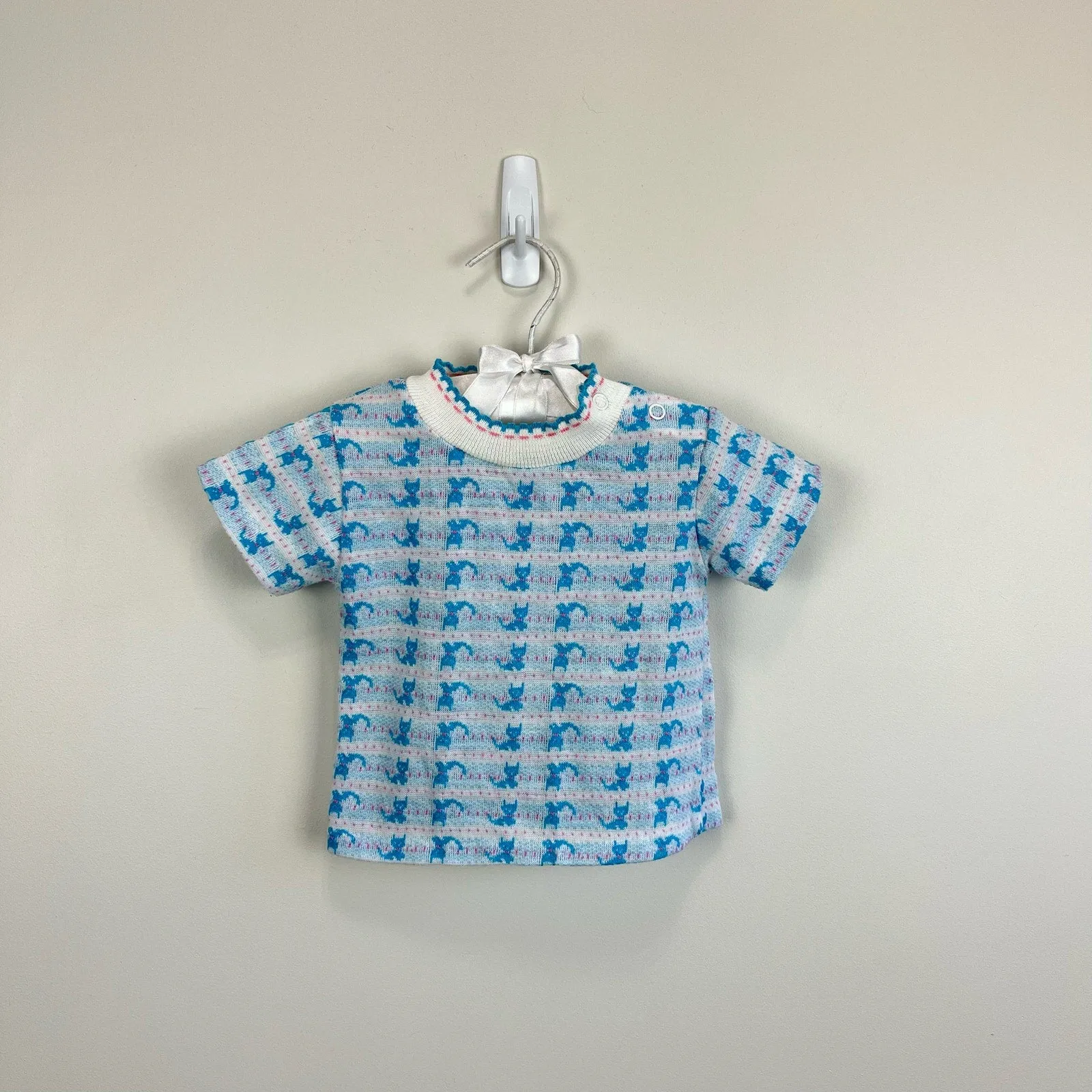 Doorbuster Vintage Sears Short Sleeve Blue Cat Shirt Medium  Going Fast!
