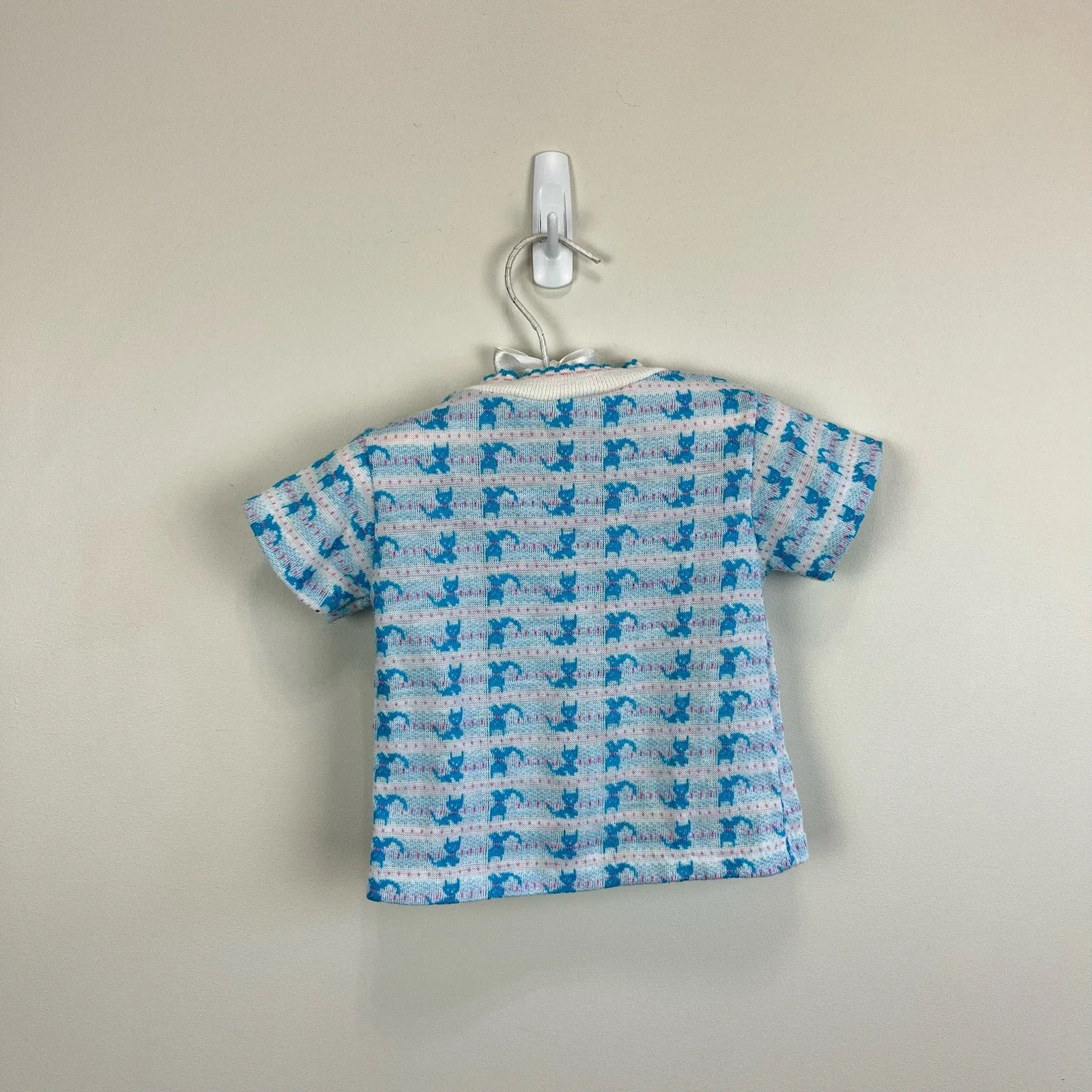 Doorbuster Vintage Sears Short Sleeve Blue Cat Shirt Medium  Going Fast!