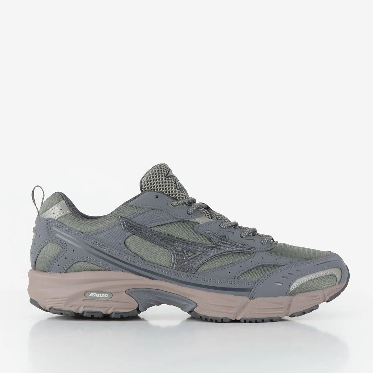 Editors Choice Mizuno MXR Tech Shoes  Going Fast!