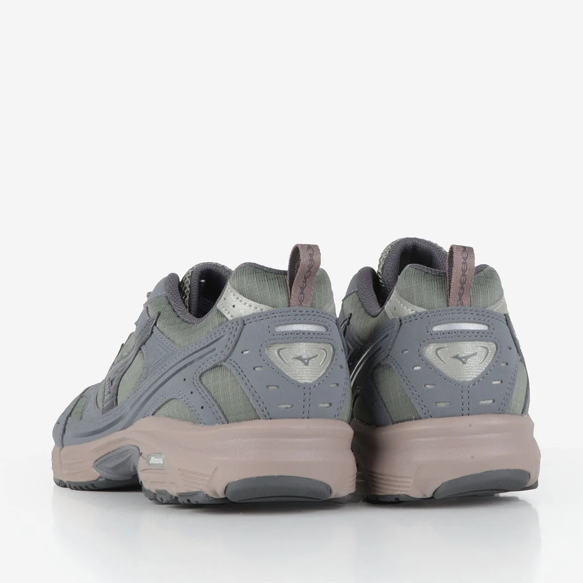 Editors Choice Mizuno MXR Tech Shoes  Going Fast!