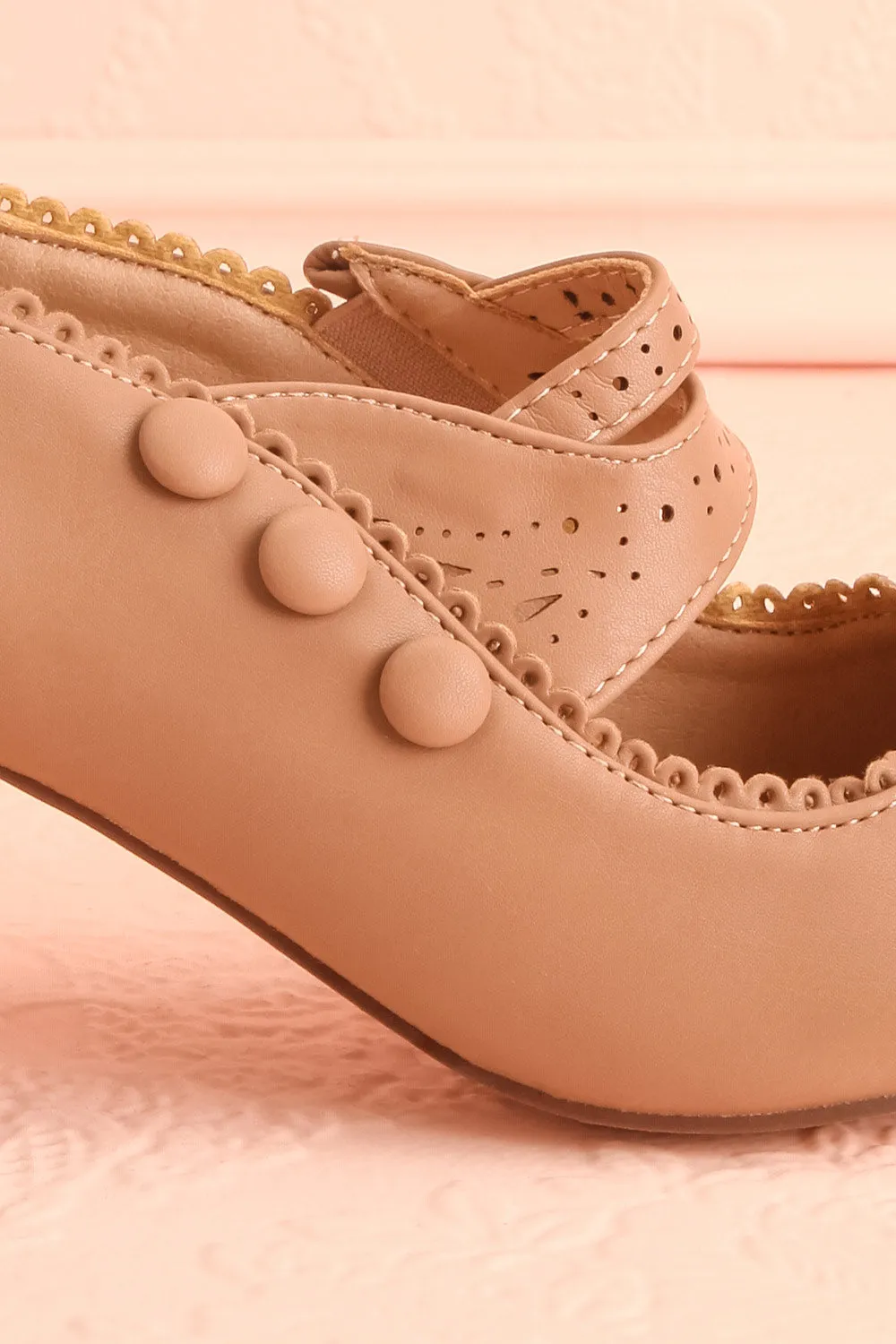 Genet Taupe | Closed Toe Heels