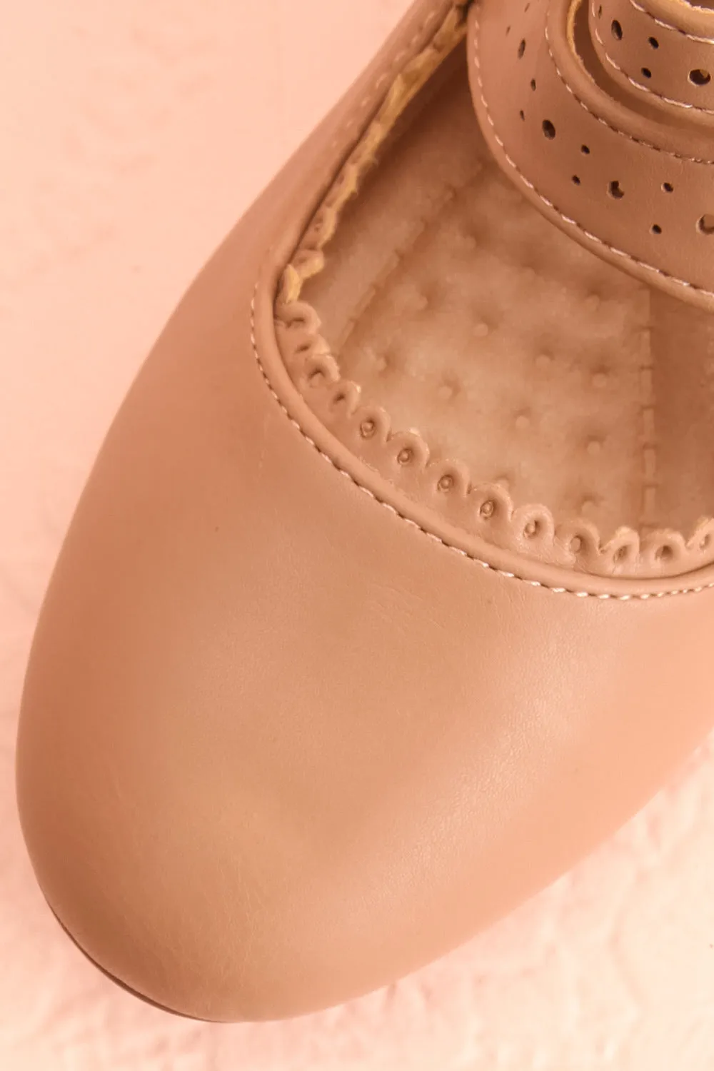 Genet Taupe | Closed Toe Heels