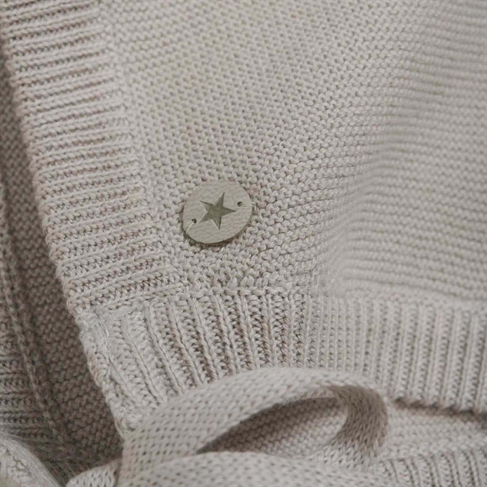 Huttelihut Knit Peyote Baby Helmet