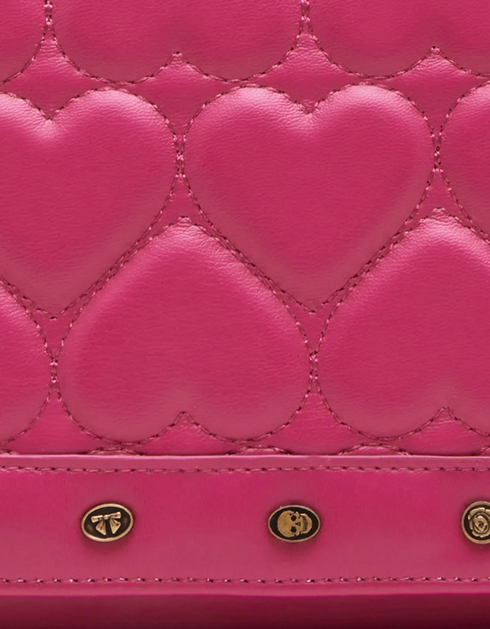 ICON WALLET ON CHAIN PINK Betsey Johnson