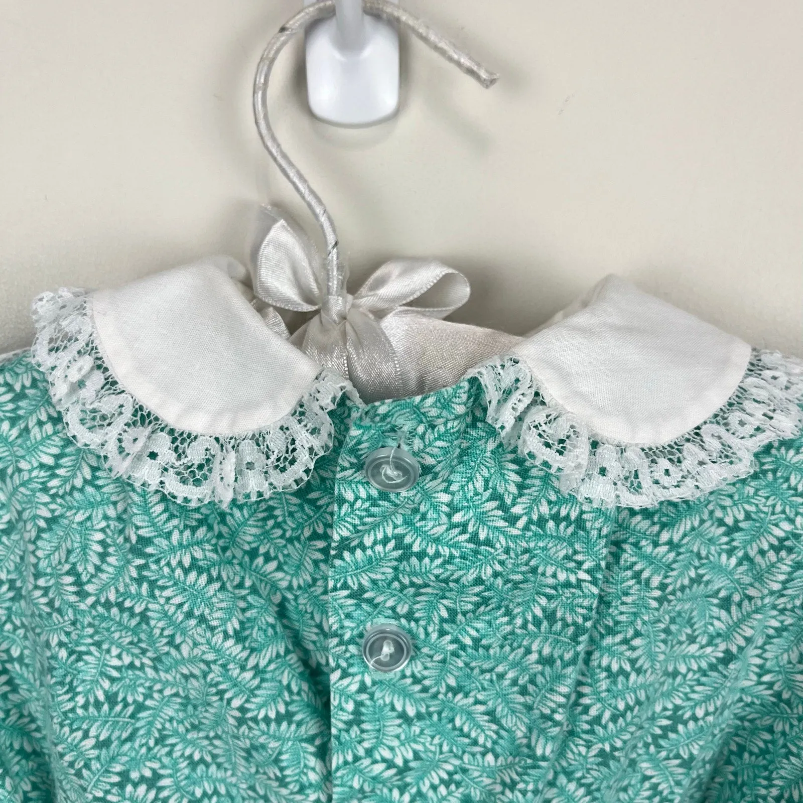 Insta-Worthy Vintage Polly Flinders Smocked Green Floral Dress 2T  Ends Soon!