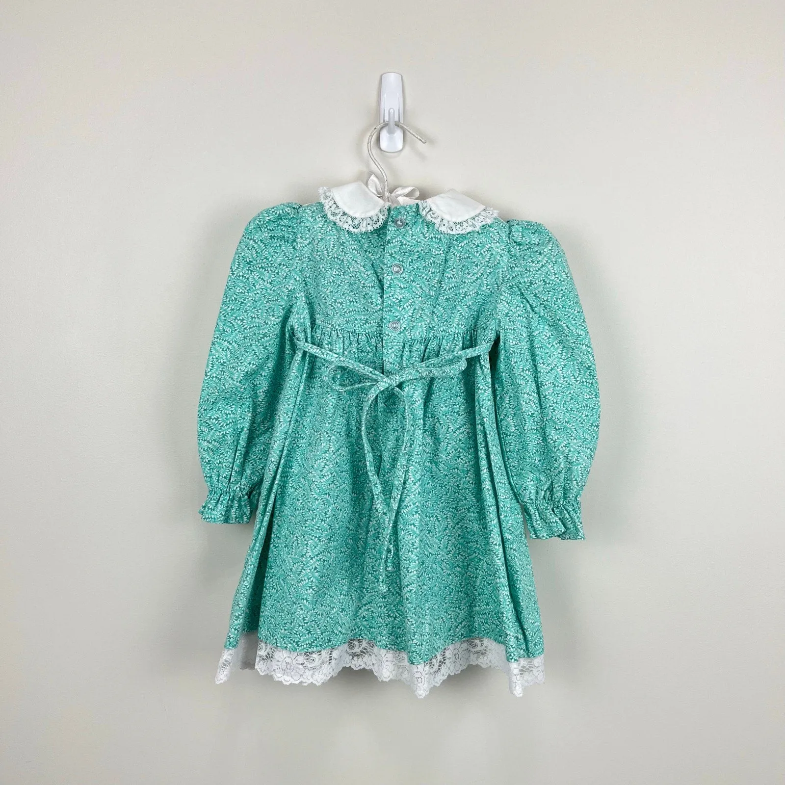 Insta-Worthy Vintage Polly Flinders Smocked Green Floral Dress 2T  Ends Soon!