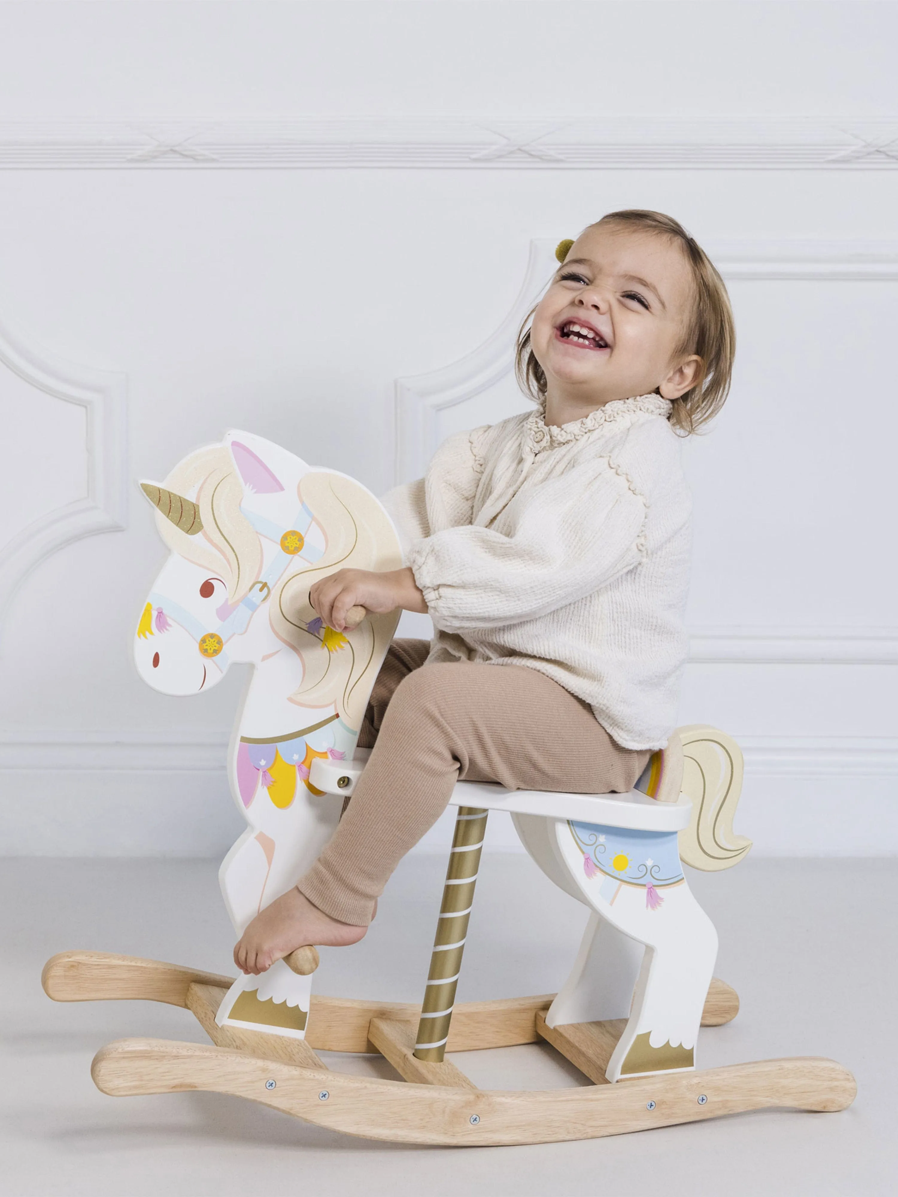 Le Toy Van Magical Rocking Unicorn Carousel (W:65cm D:23.5cm H:54.5cm)