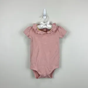 Luxury Feel Mini Boden Short Sleeve Pink Eyelet Ruffle Collar Bodysuit 18-24 Months  Last Few Pieces!