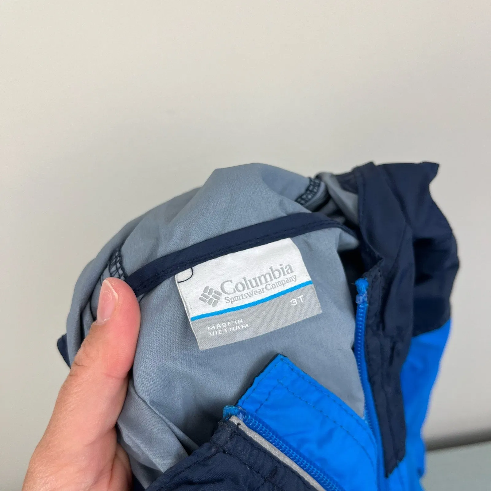 Premium Quality Columbia Boys Blue Windbreaker Jacket 3T  Ends Soon!