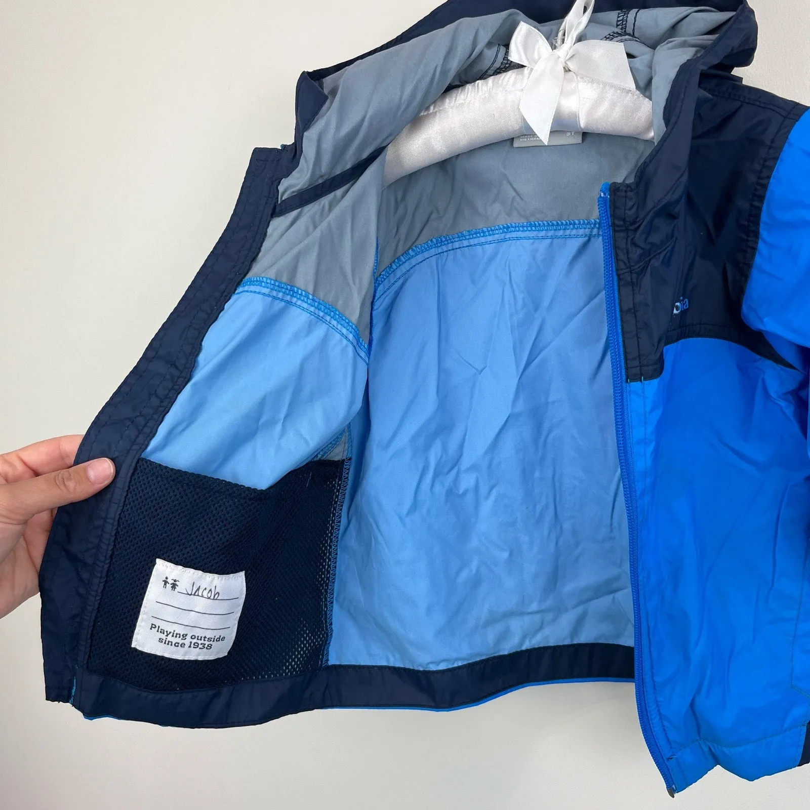 Premium Quality Columbia Boys Blue Windbreaker Jacket 3T  Ends Soon!