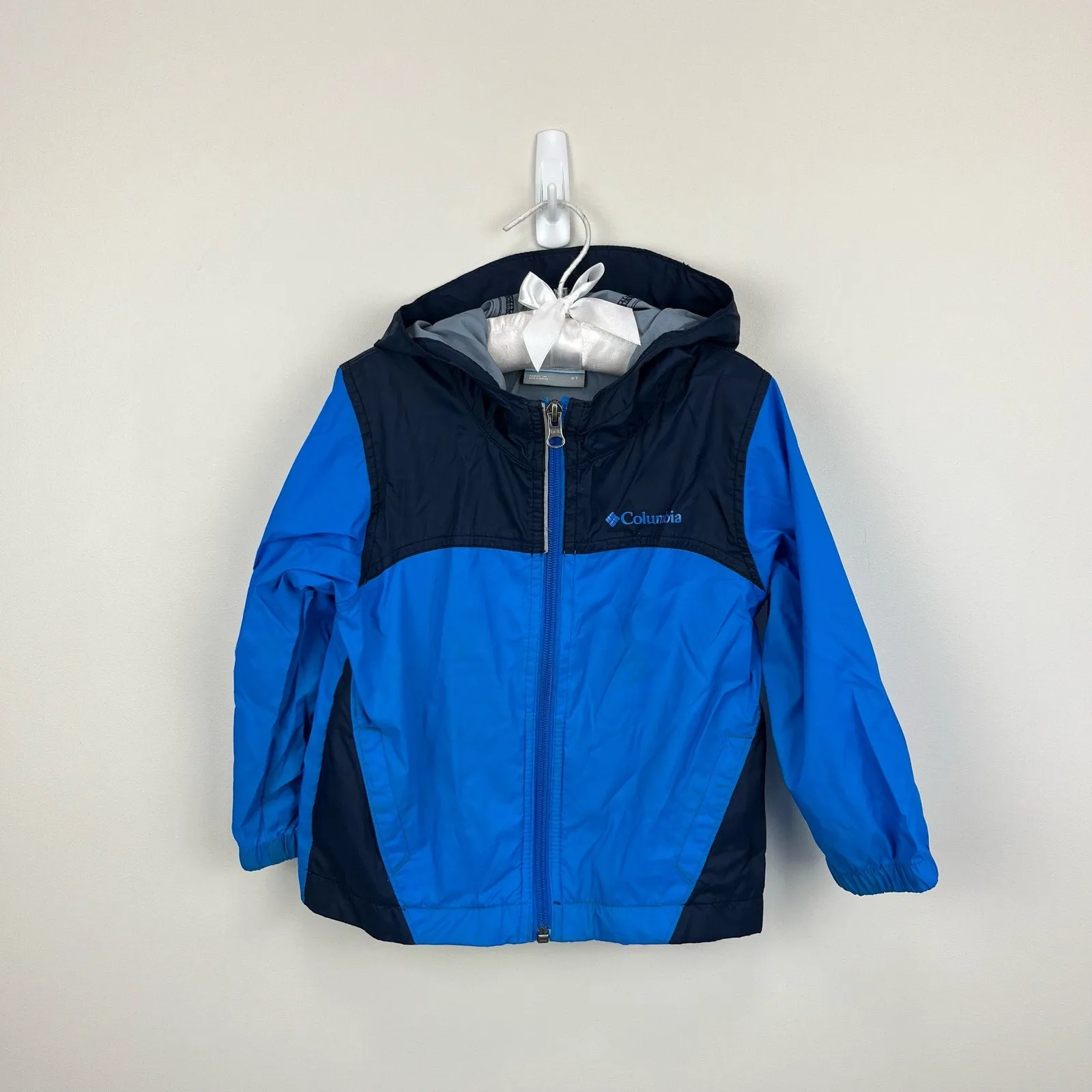 Premium Quality Columbia Boys Blue Windbreaker Jacket 3T  Ends Soon!