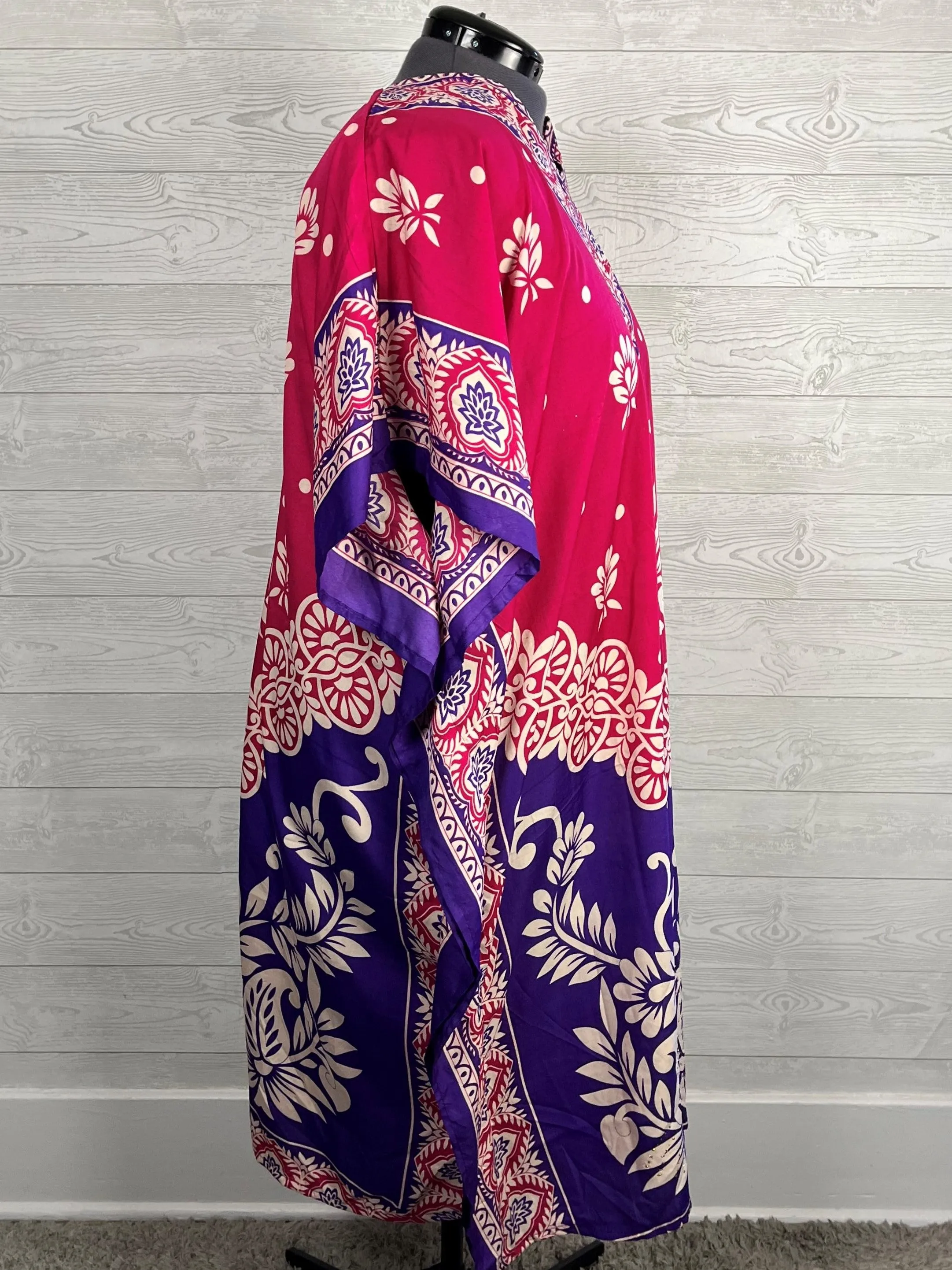 Sant Size Open Pink & Purple Floral Caftan NWT