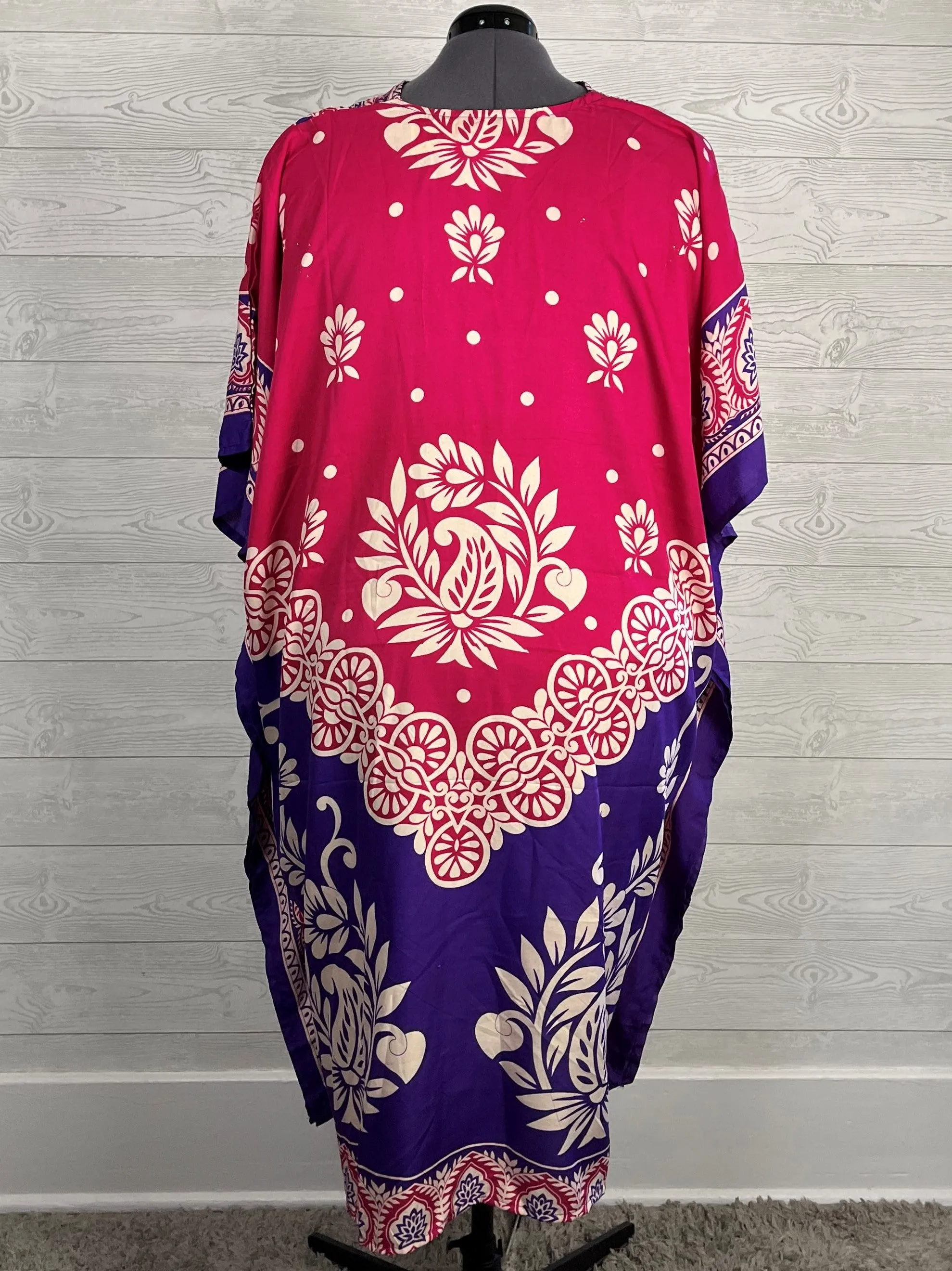 Sant Size Open Pink & Purple Floral Caftan NWT