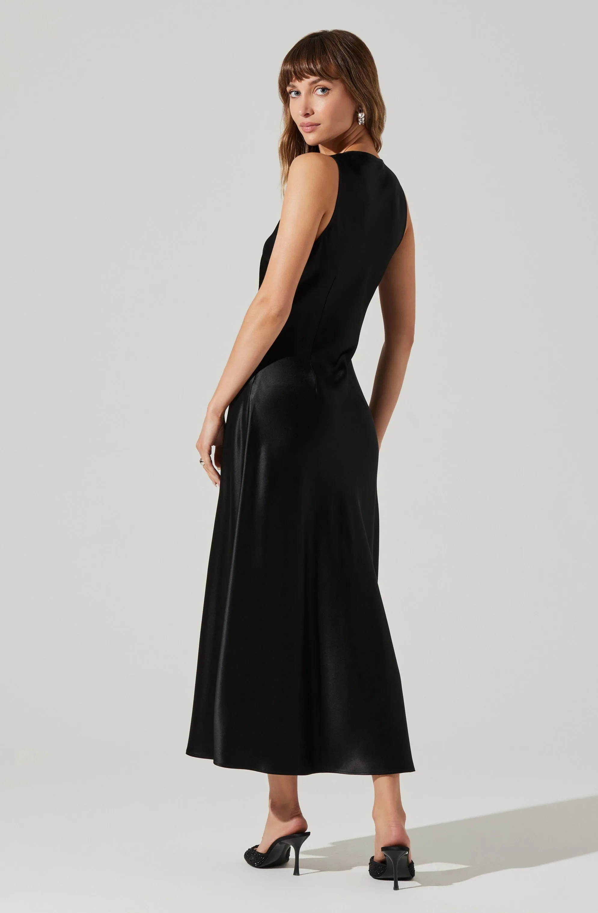 Trendy 2025 Ellora Midi Dress  Going Fast!