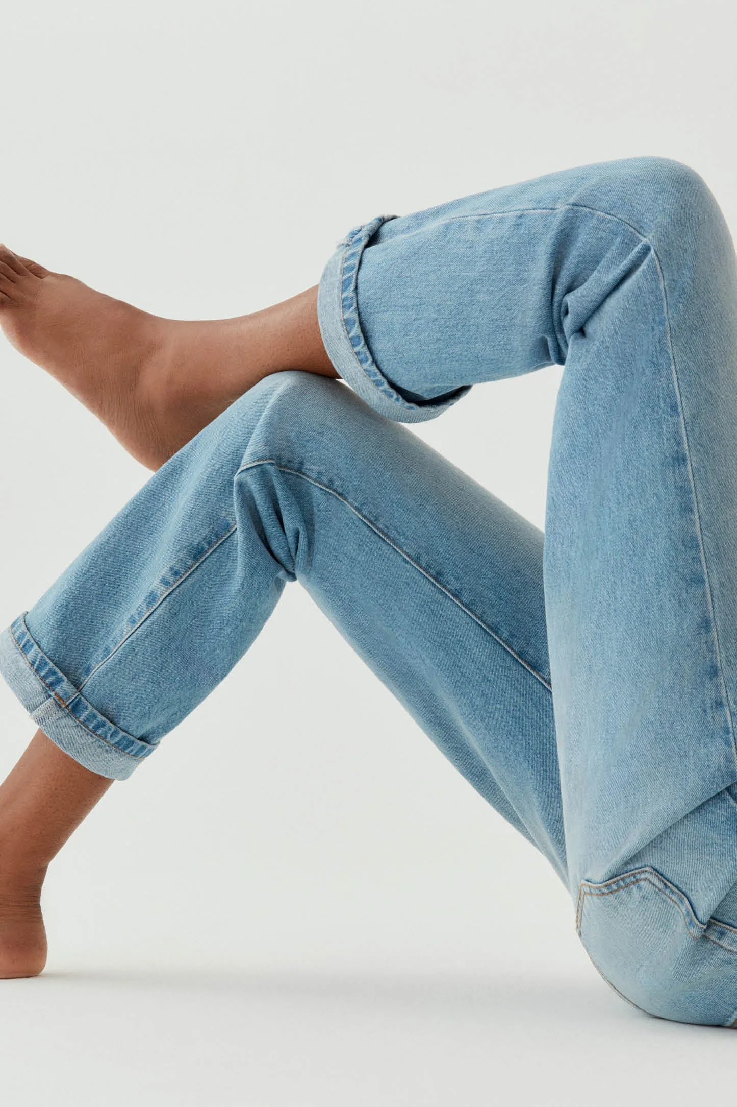 Victoria Relaxed Jean In Light Blue Wash Victoria Beckham