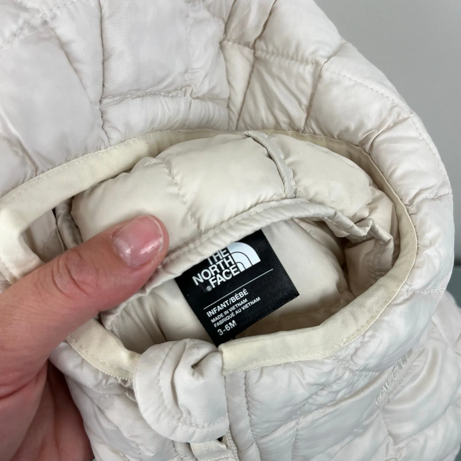 Worth Every Penny The North Face Baby ThermoBall Hooded Jacket Vintage White 3-6 Months  Last Chance!