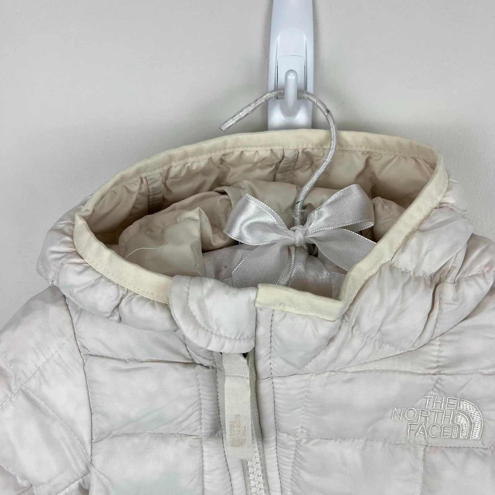 Worth Every Penny The North Face Baby ThermoBall Hooded Jacket Vintage White 3-6 Months  Last Chance!